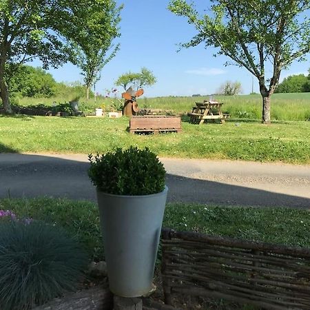 Truffe « Le Vieux Hangar » Gite A La Ferme מראה חיצוני תמונה